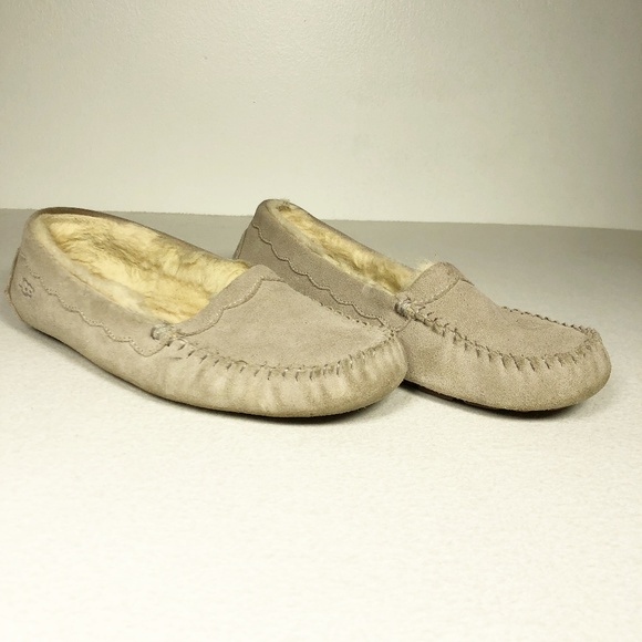 tan ugg moccasins